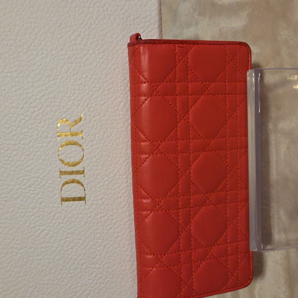 Dior Coral‎ Quilted Wallet - Picture 3 of 9